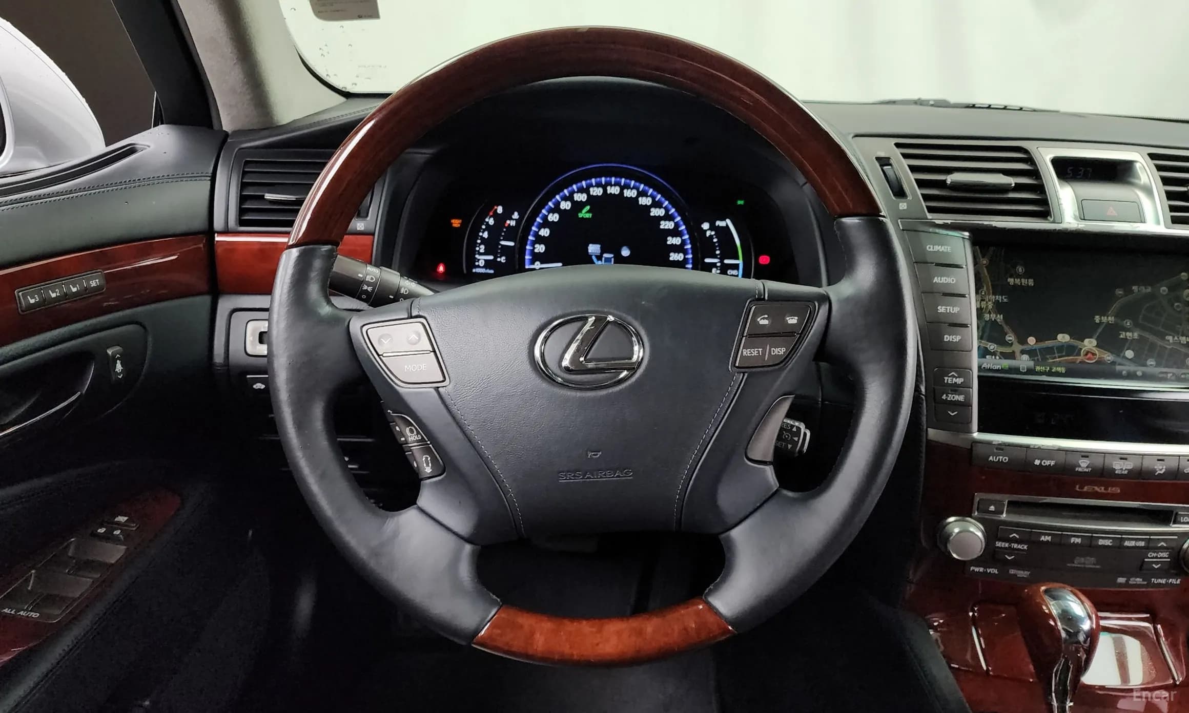 LS600hL