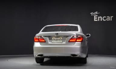 LS600hL