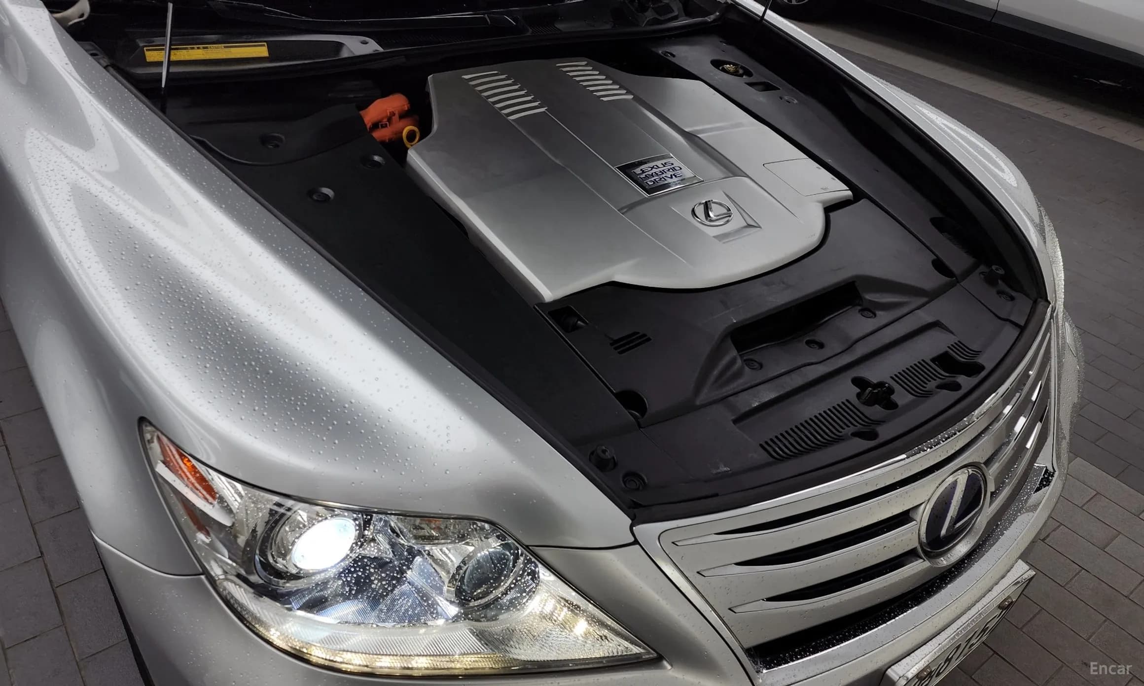 LS600hL