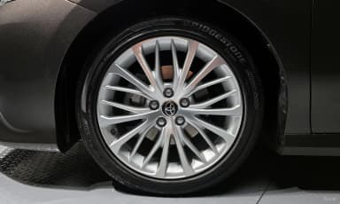 Camry (XV70)