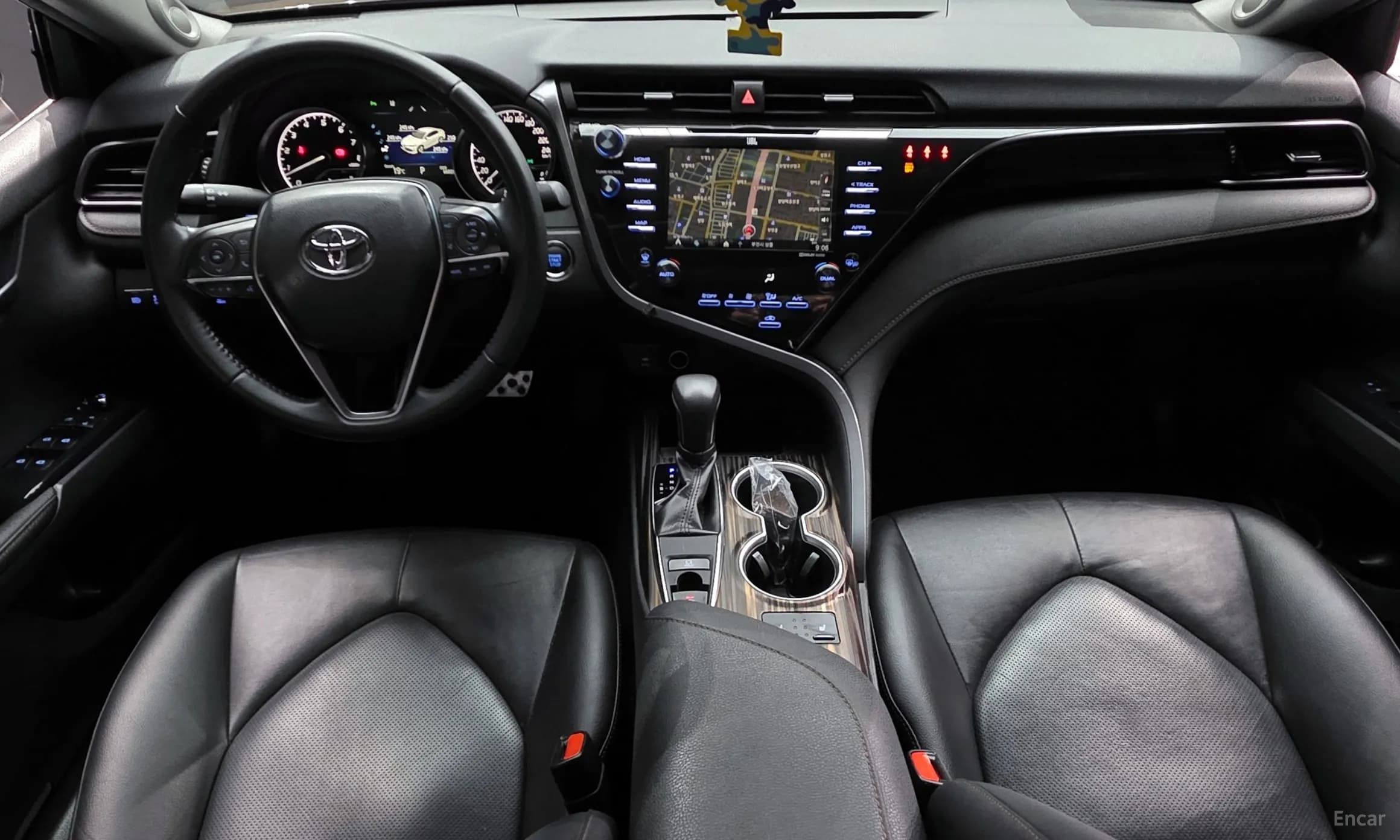 Camry (XV70)