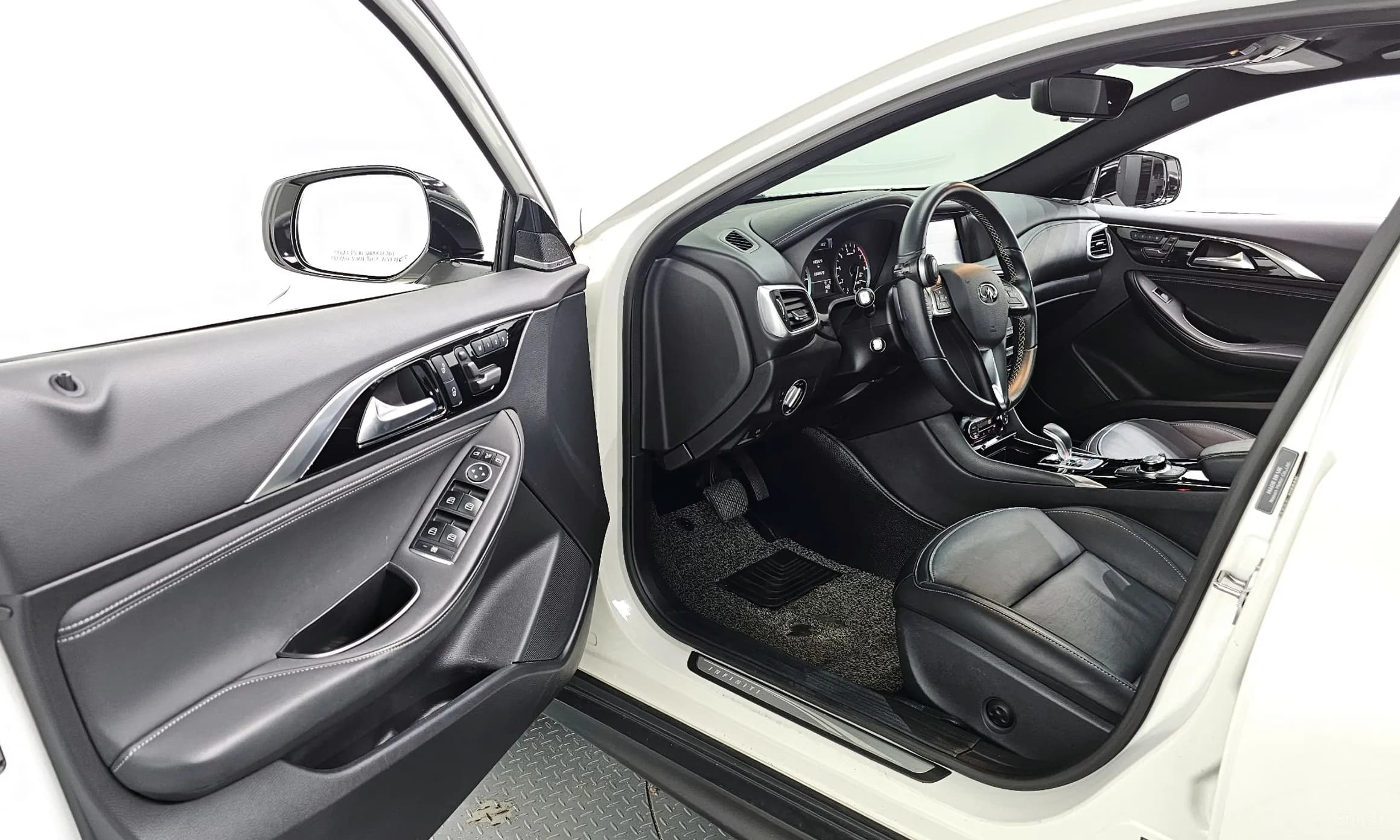 QX30