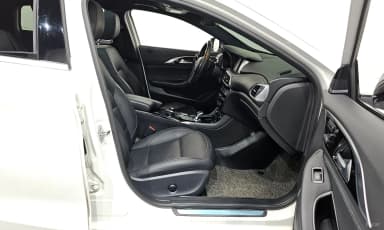 QX30