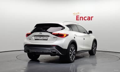 QX30