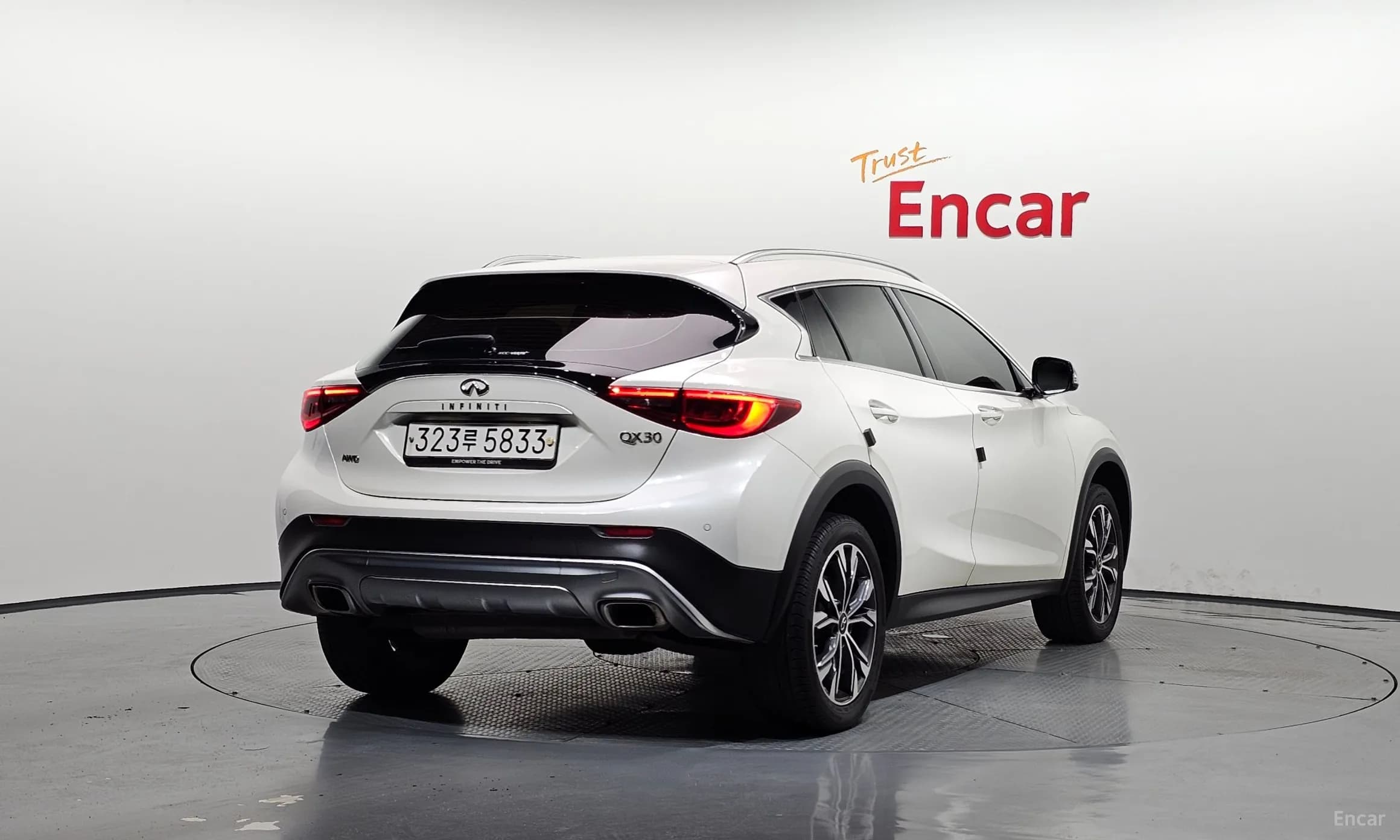 QX30