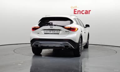 QX30