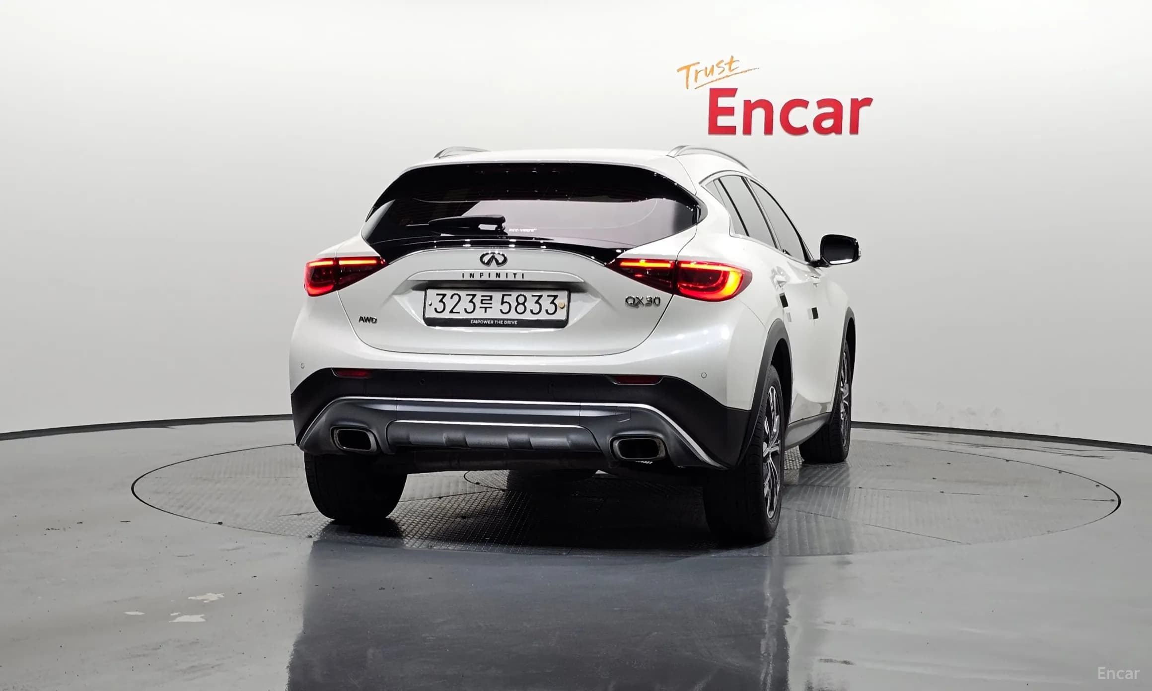 QX30