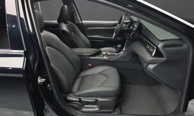Camry (XV70)