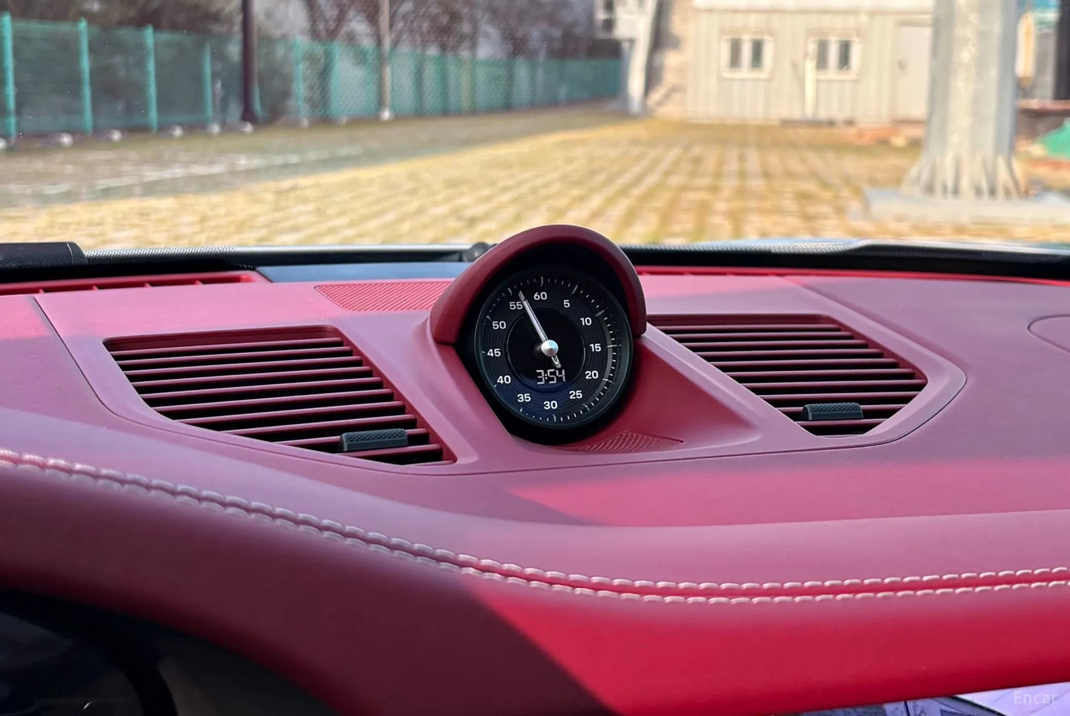 911 (992)