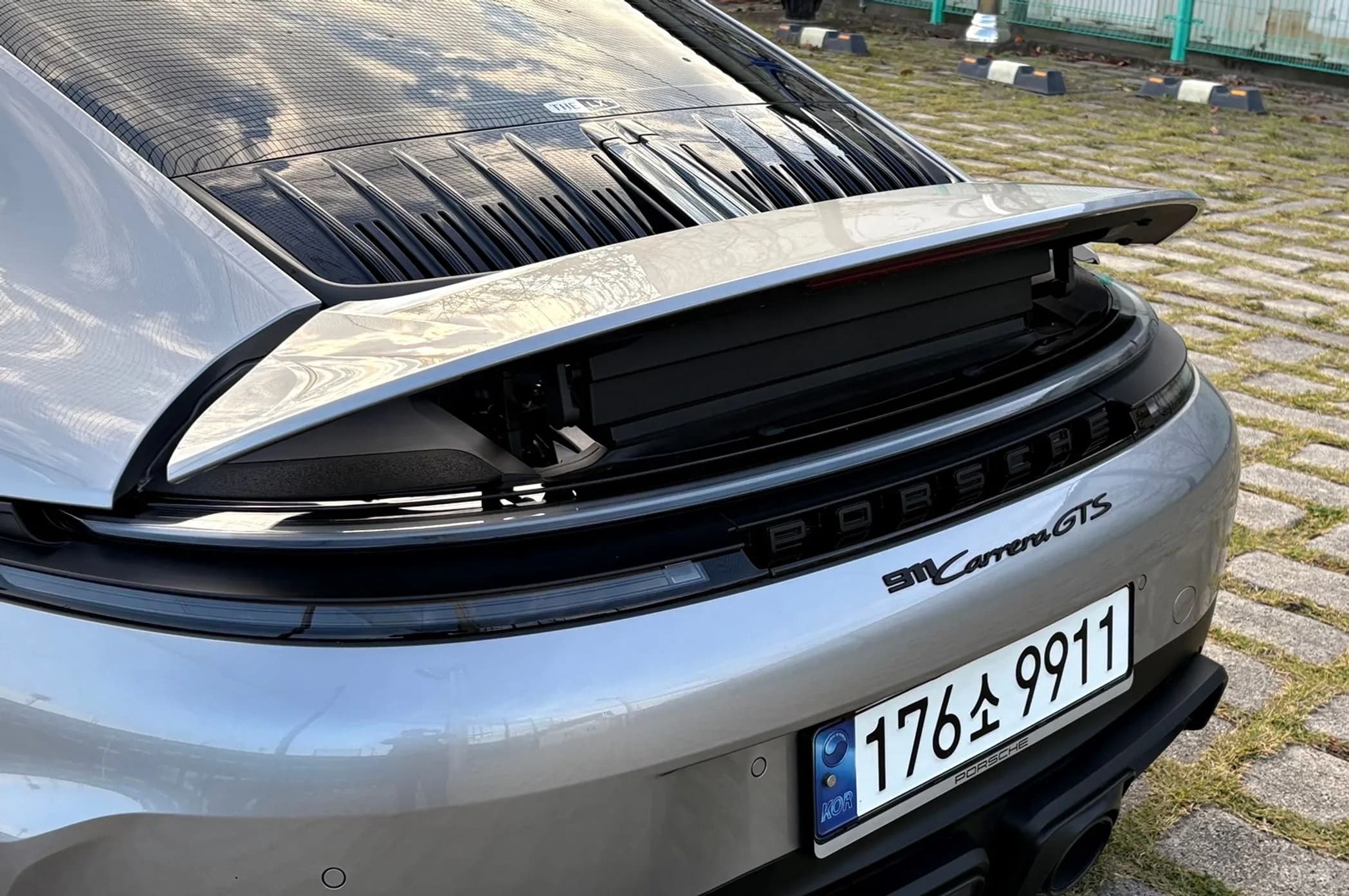 911 (992)