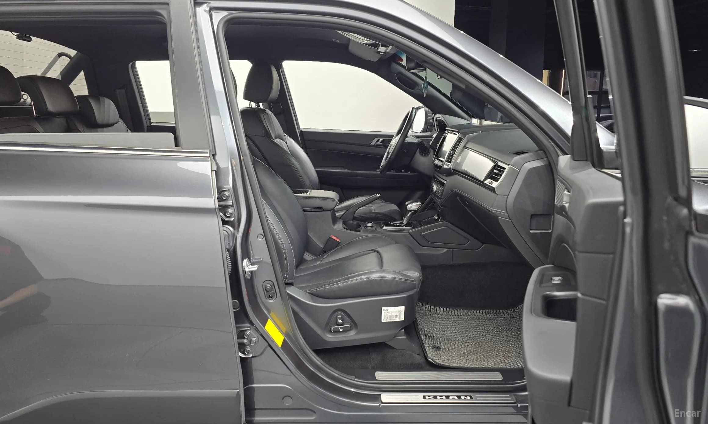 Rexton Sports Khan