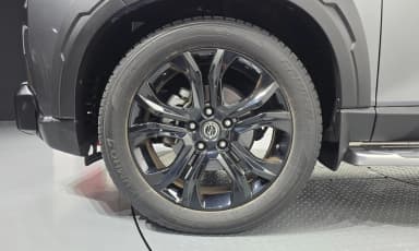 Rexton Sports Khan