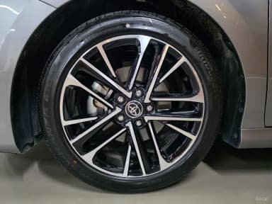 Camry (XV80)