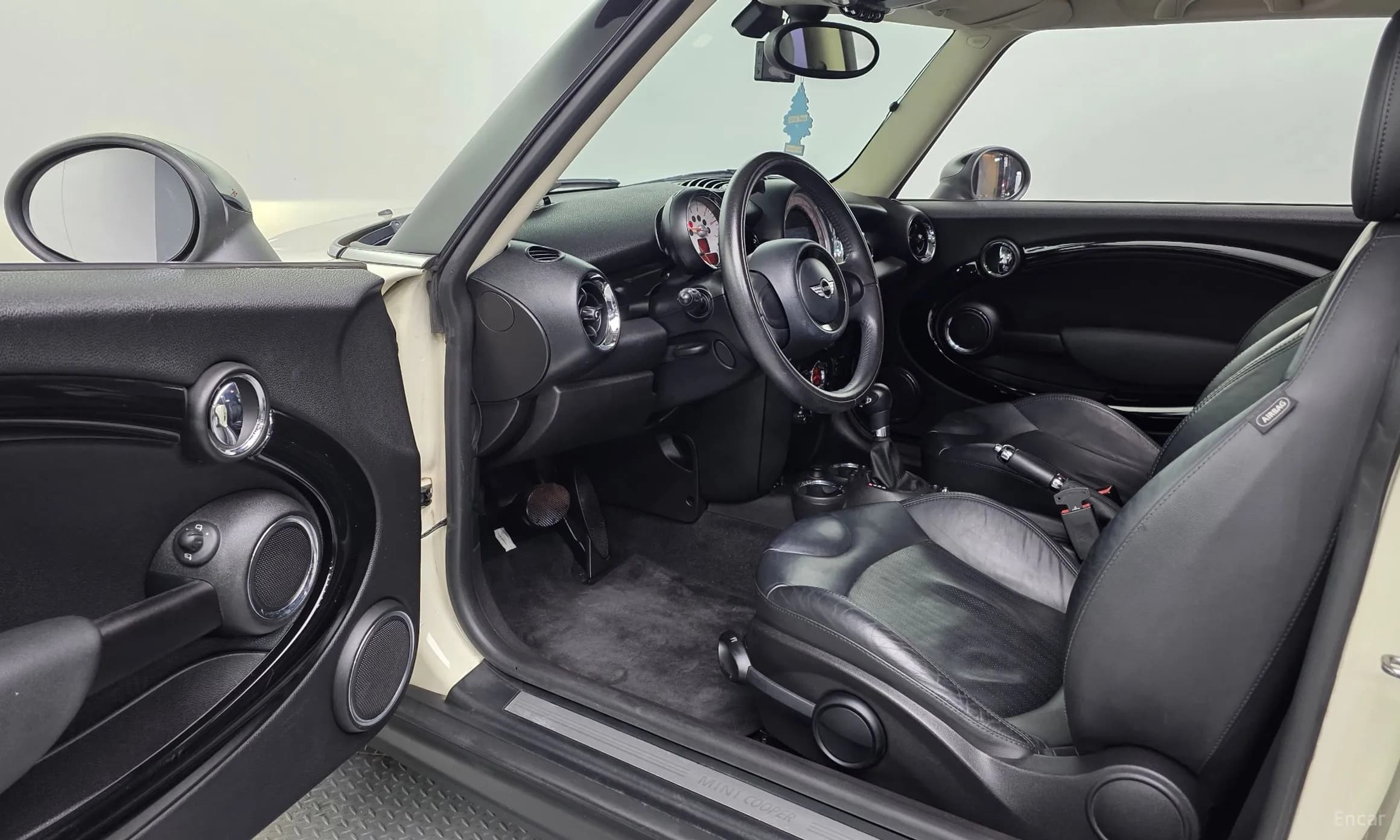 Cooper D