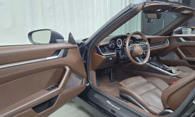 911 (992)