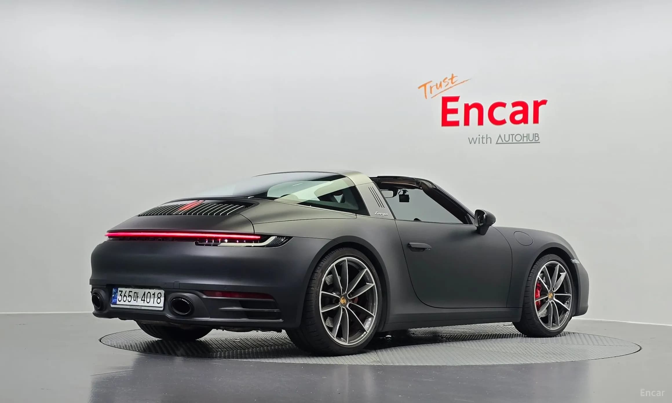 911 (992)