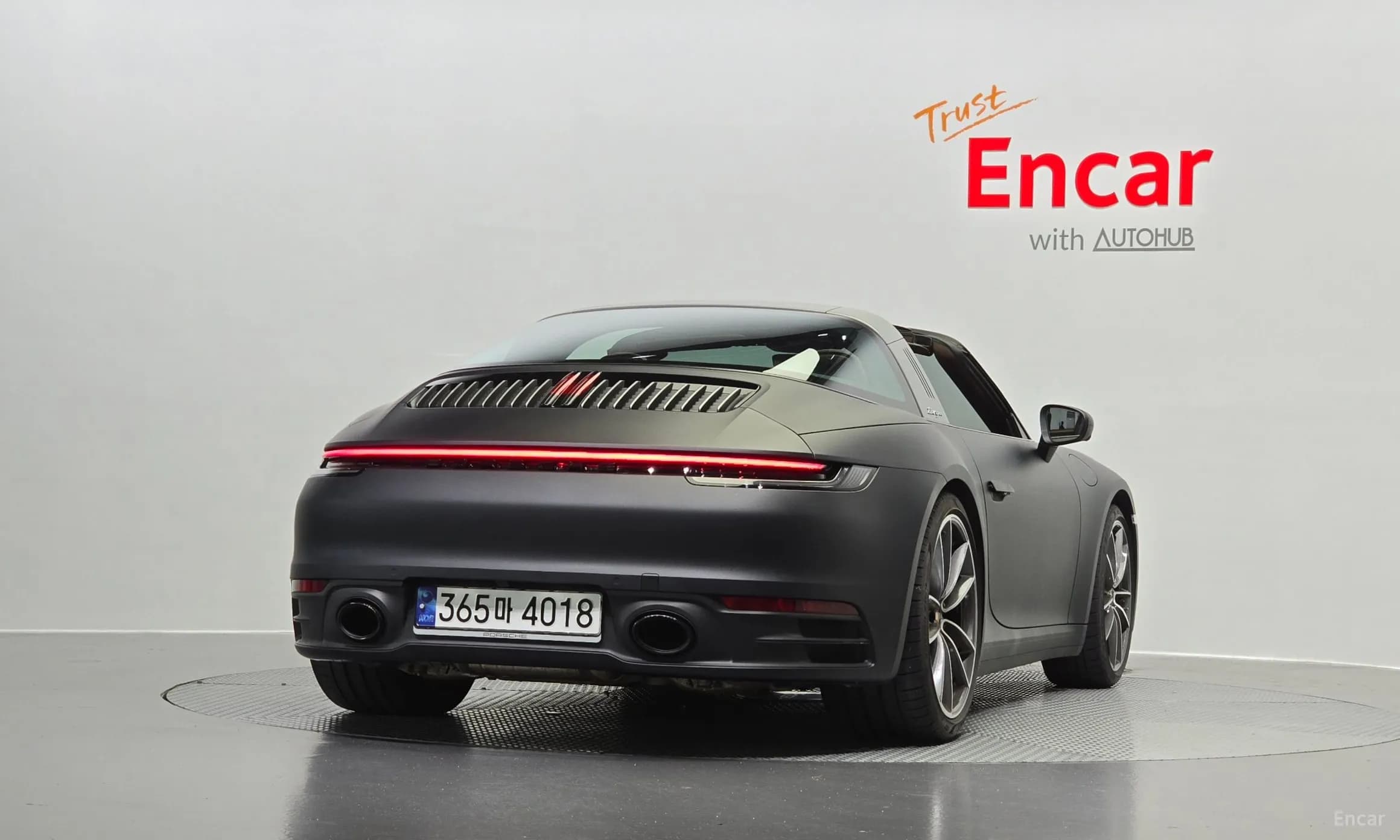 911 (992)
