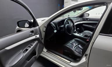 G37