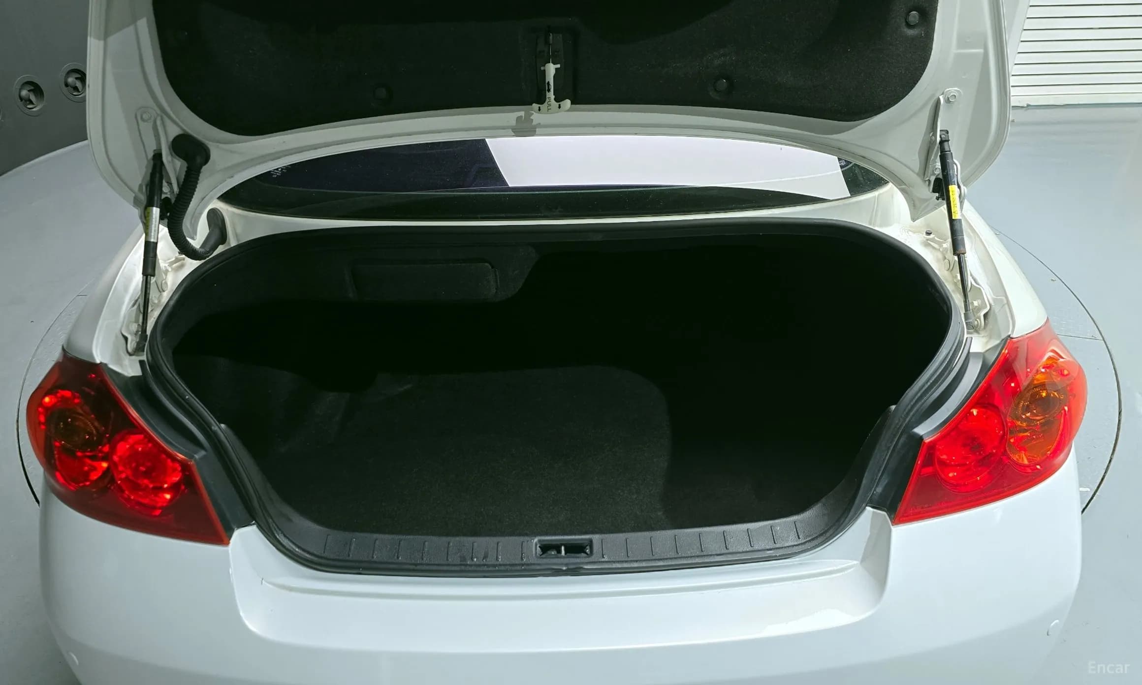 G37
