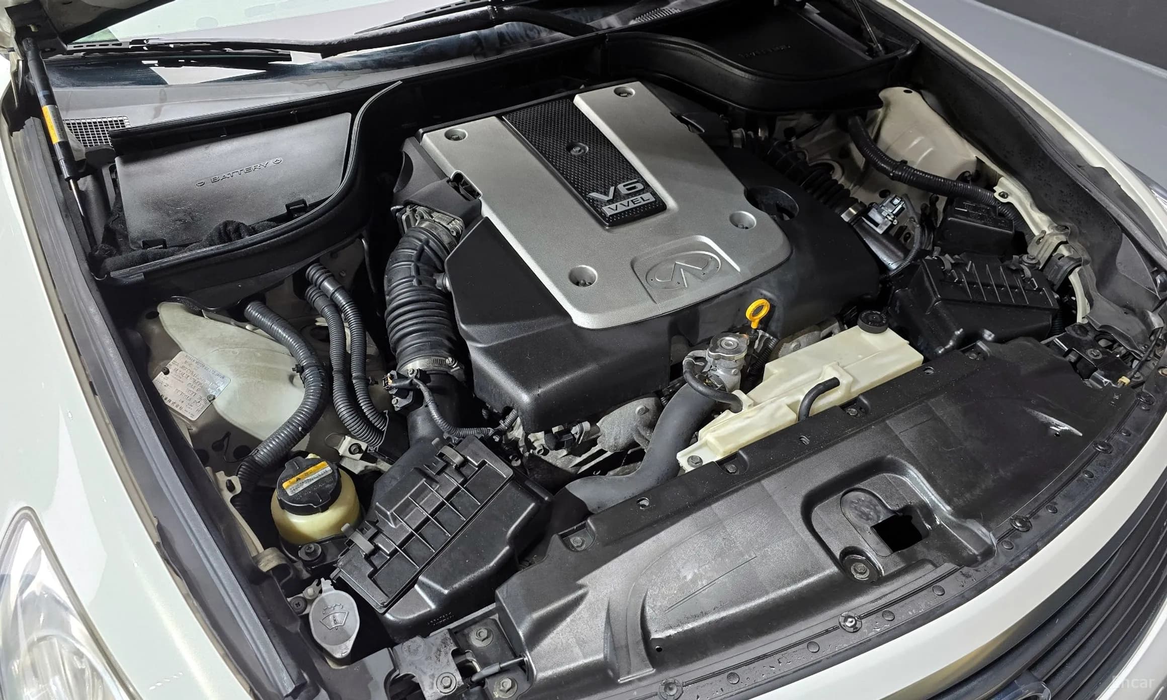 G37