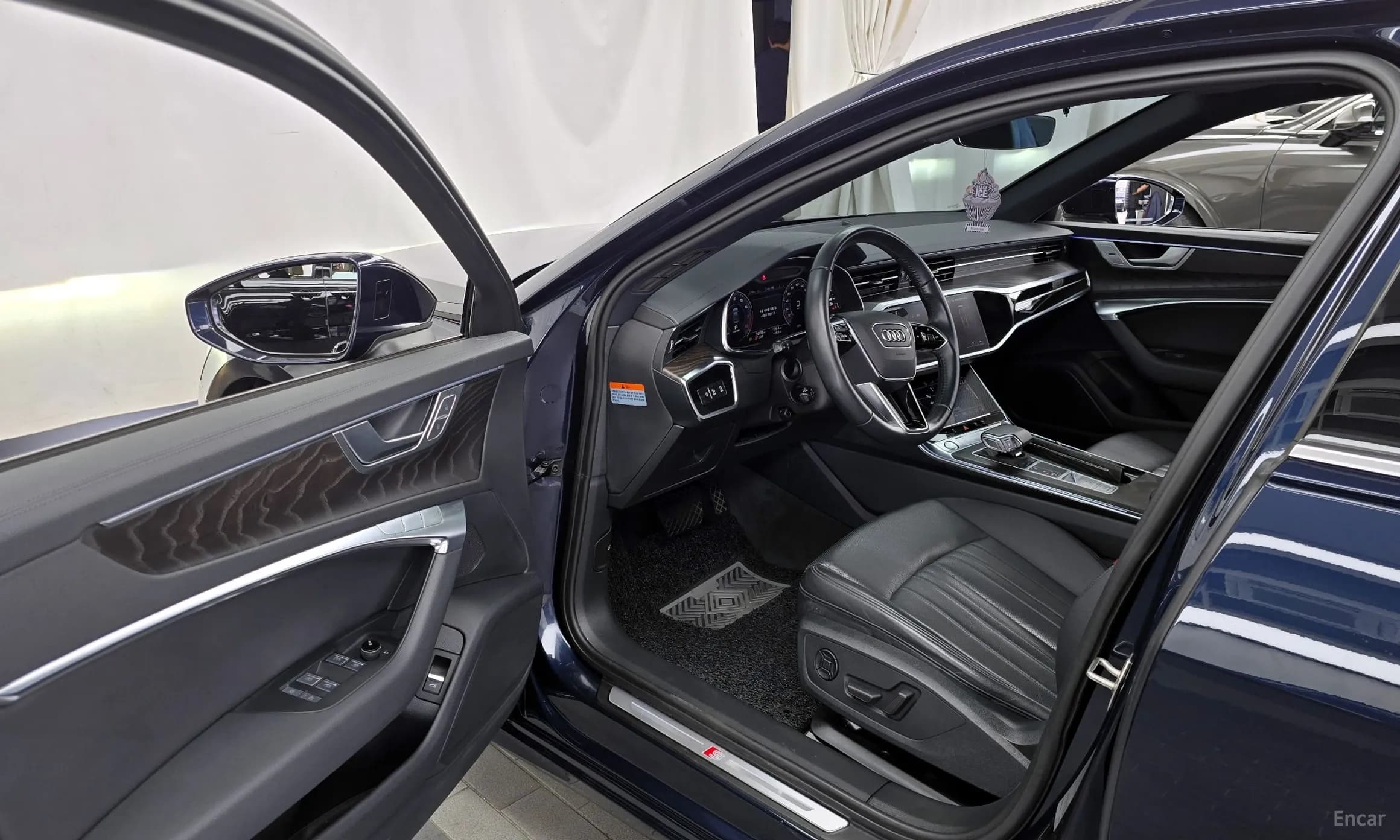 A6 (C8)