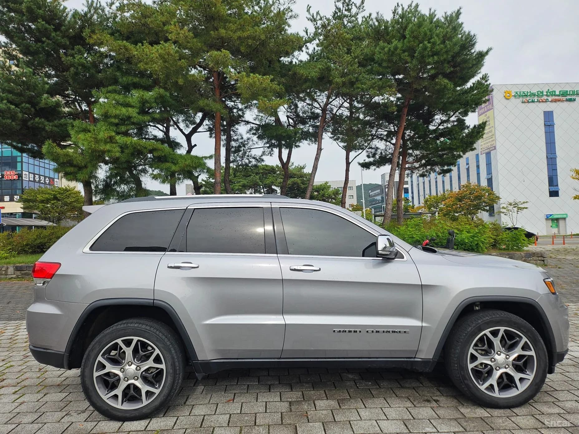 Grand Cherokee