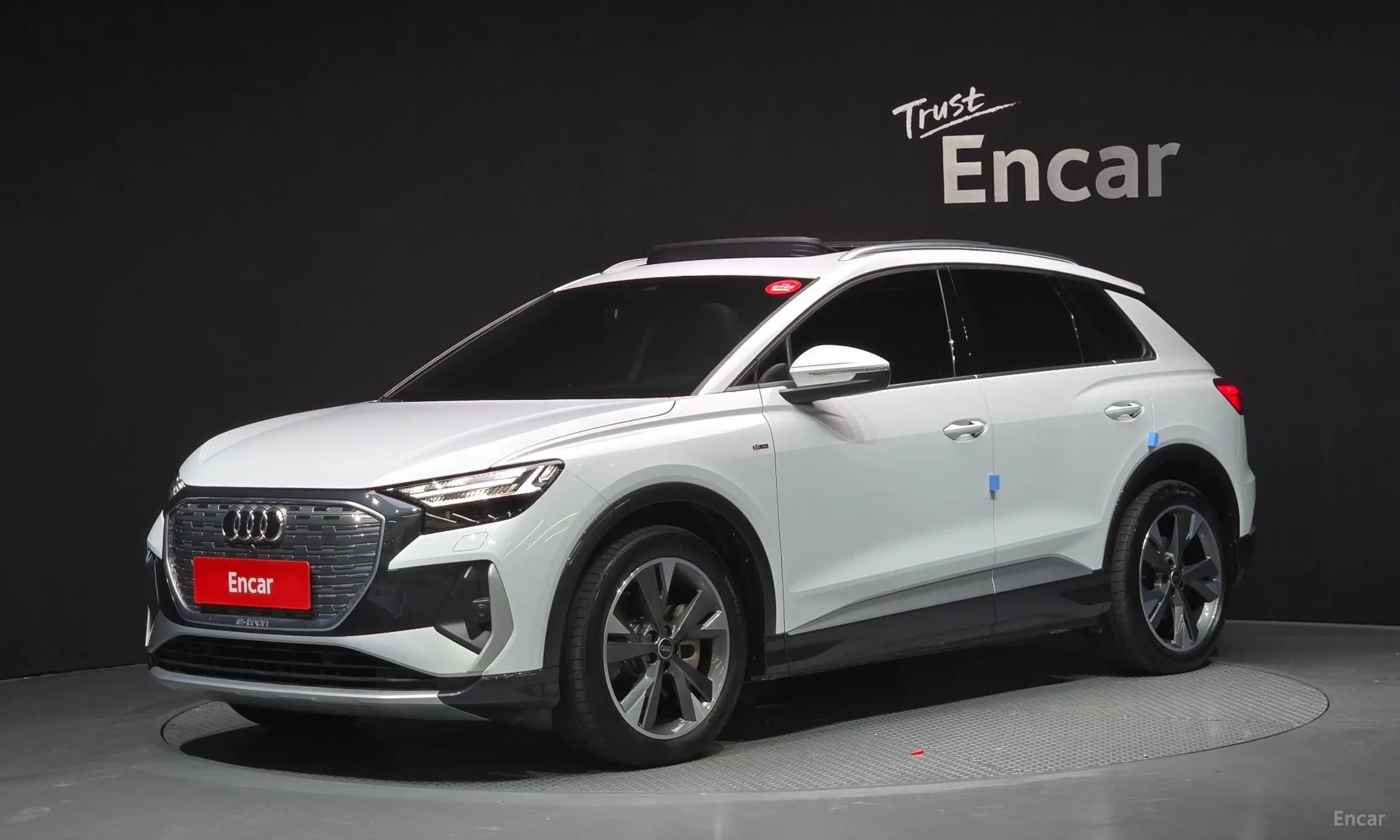 Q4 e-tron (F4)