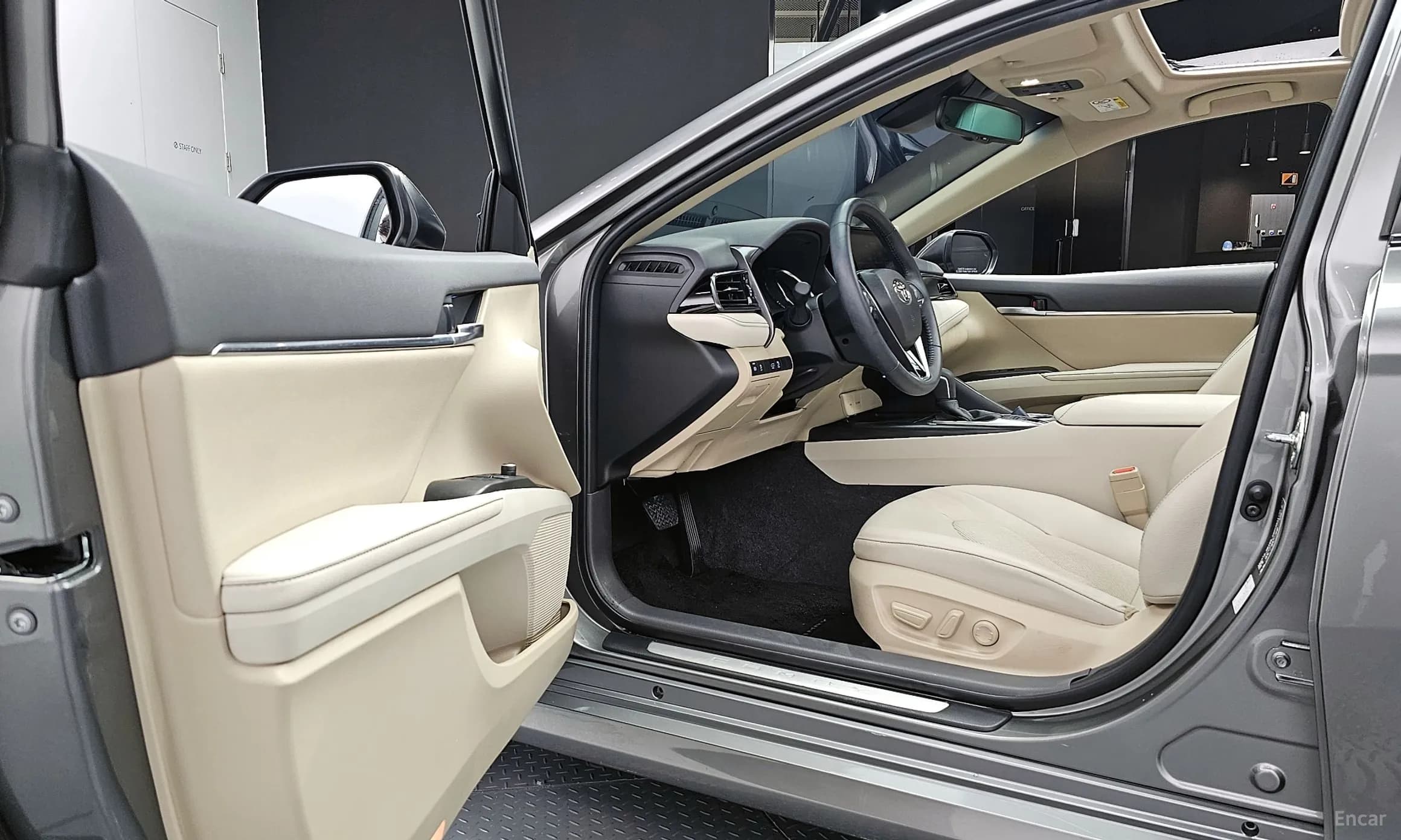 Camry (XV70)
