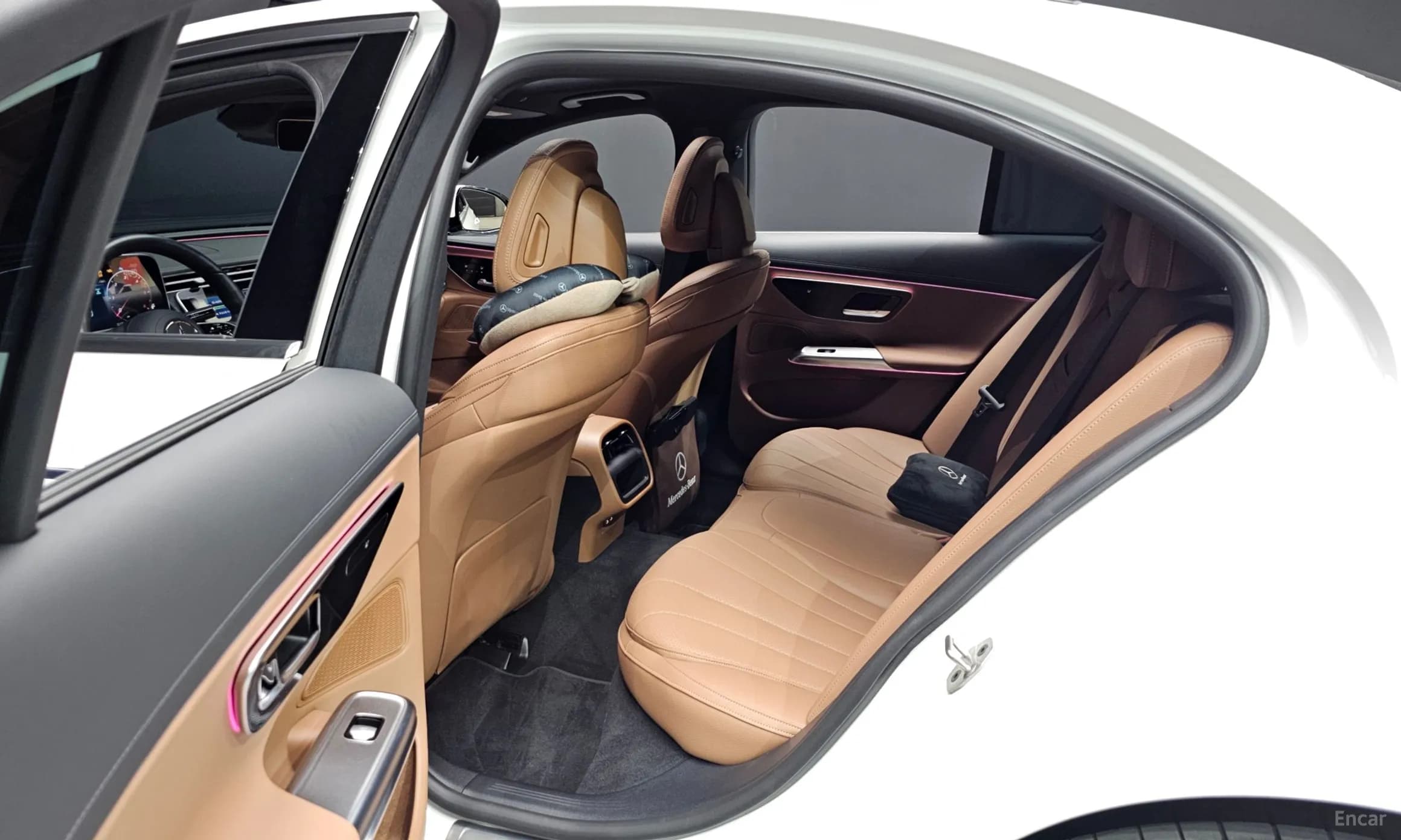 E-Class W214