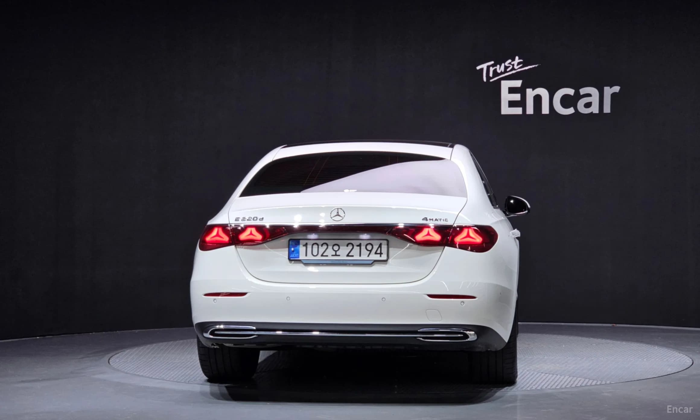 E-Class W214