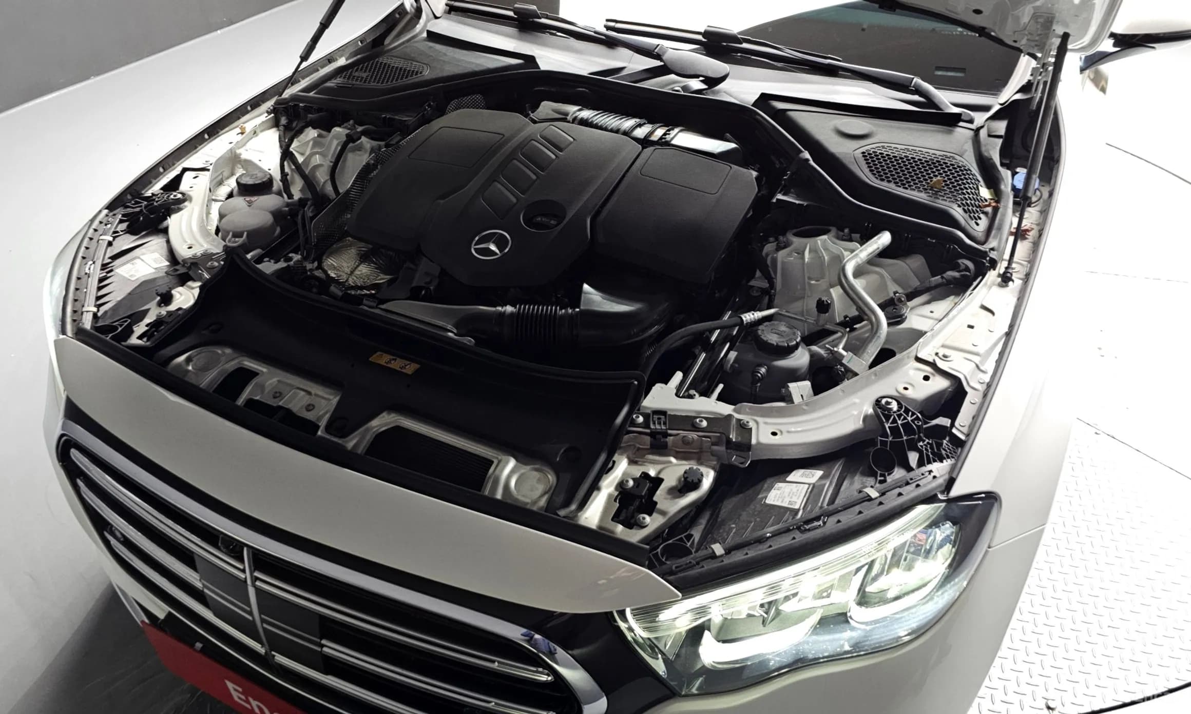 E-Class W214