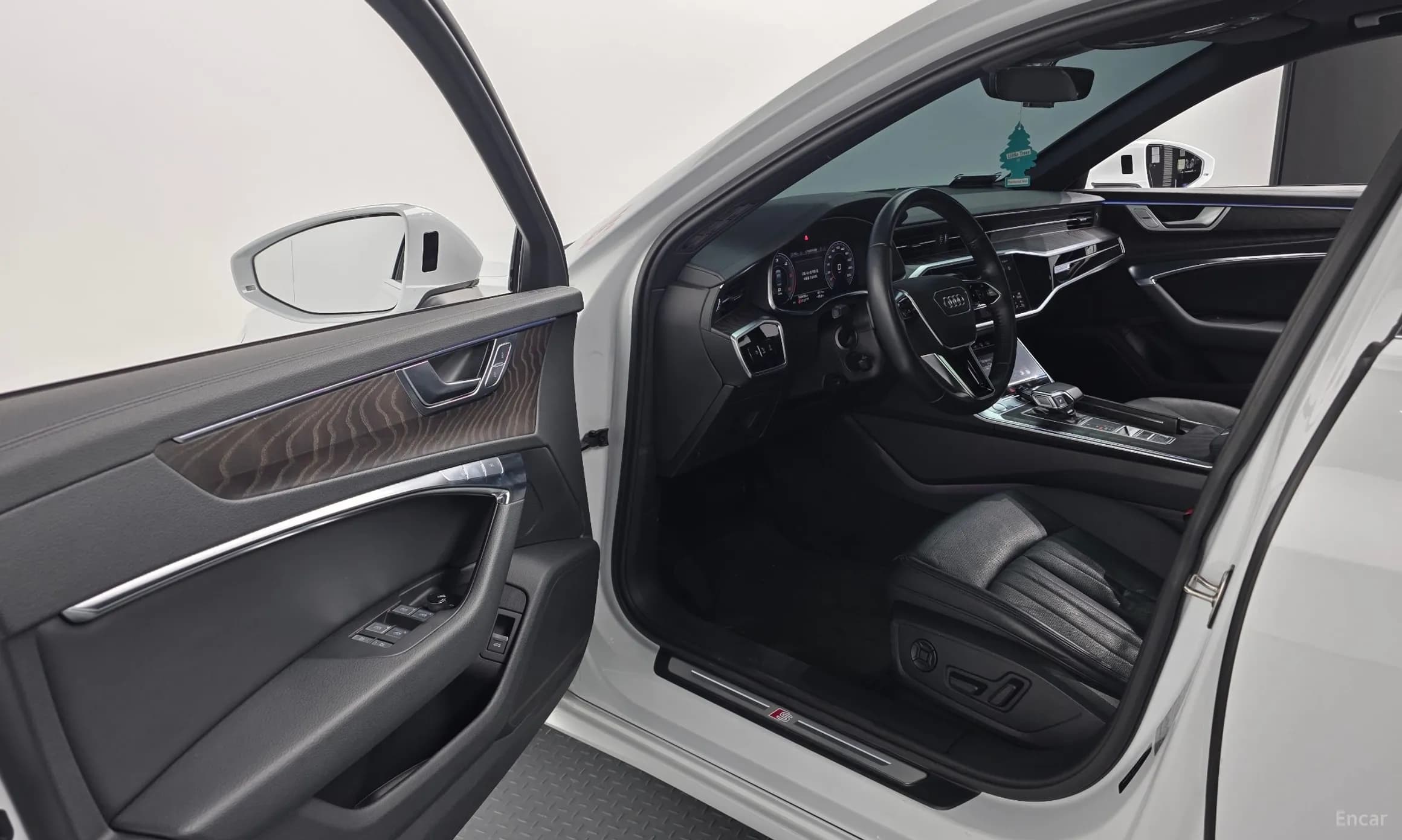 A6 (C8)