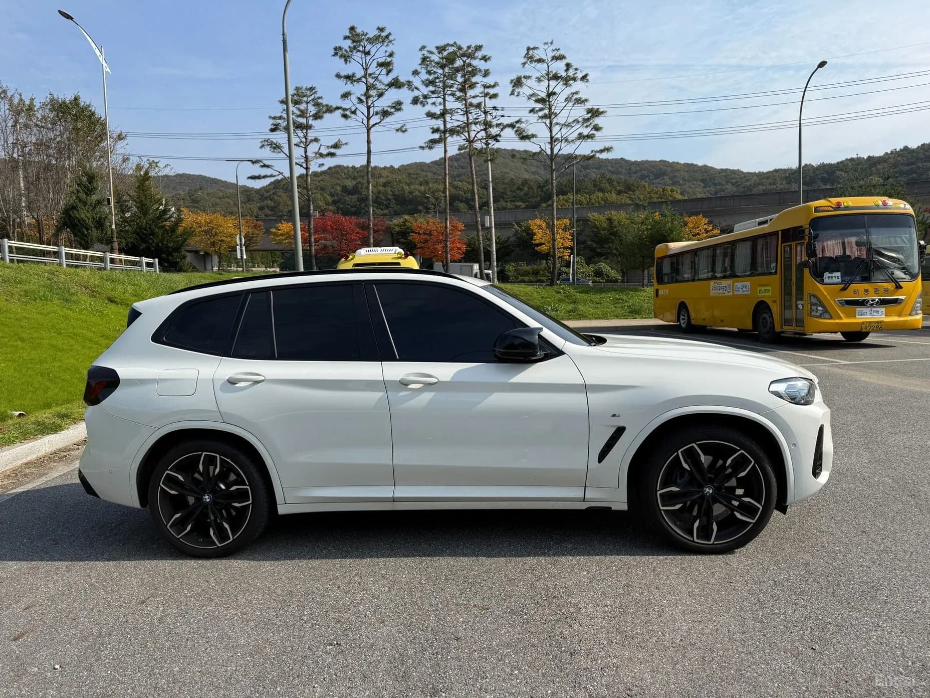 X3 (G01)