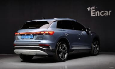 Q4 e-tron (F4)