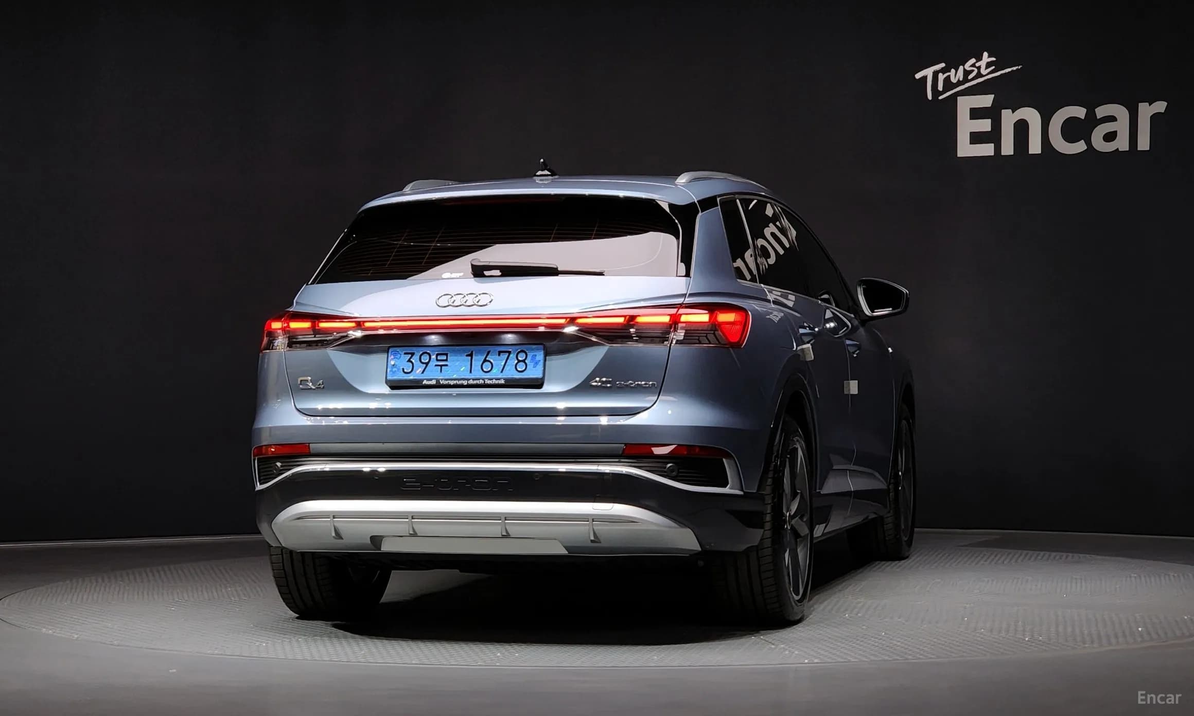 Q4 e-tron (F4)