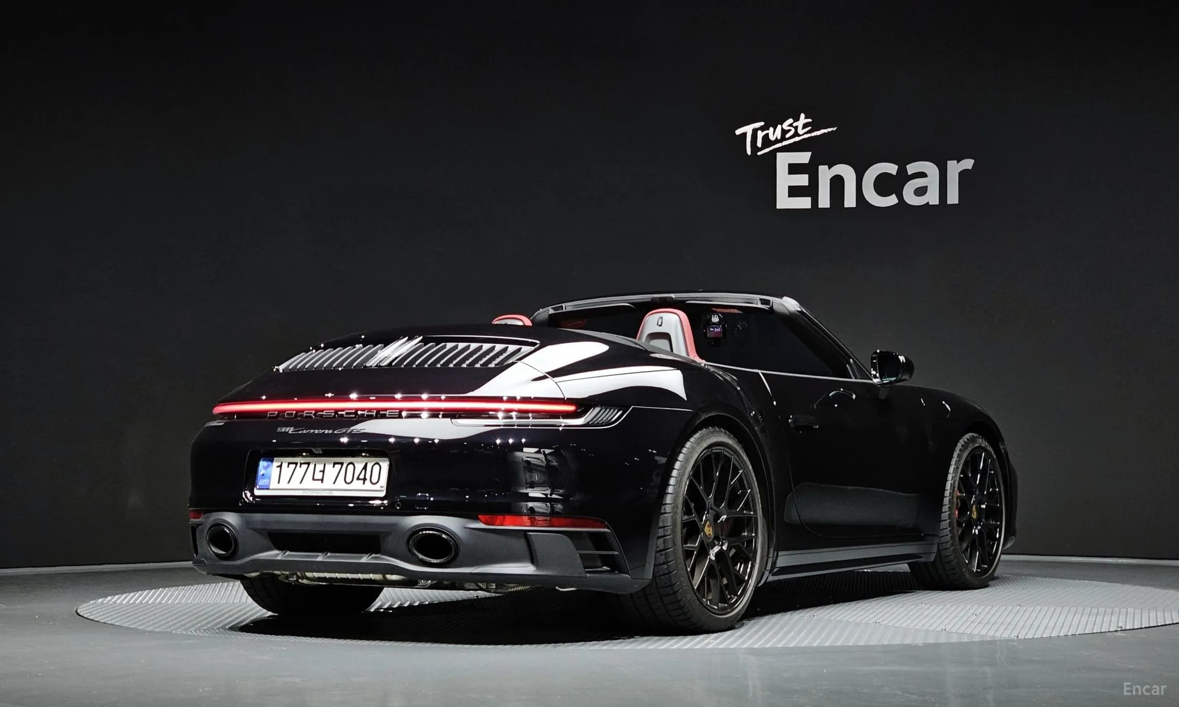 911 (992)