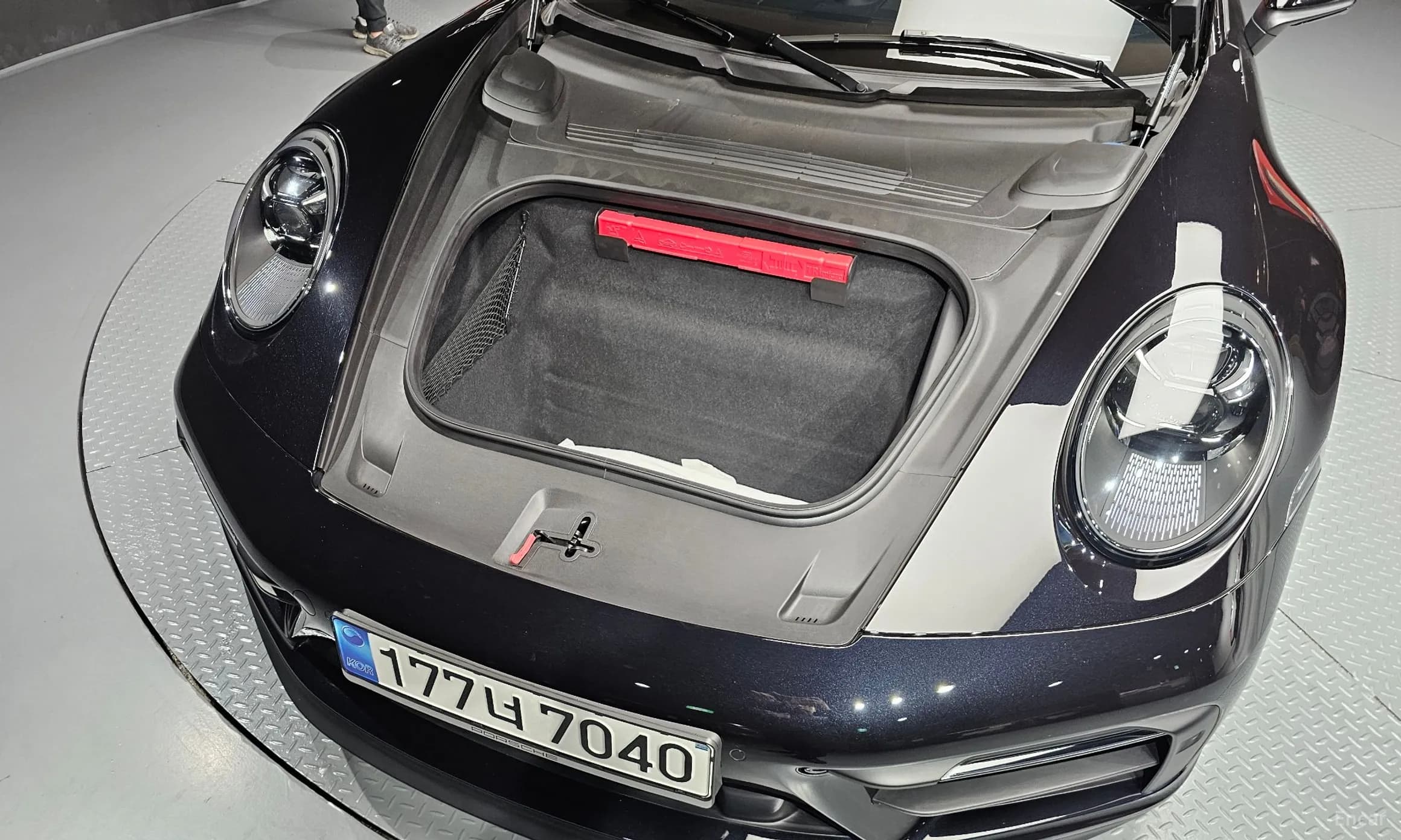 911 (992)
