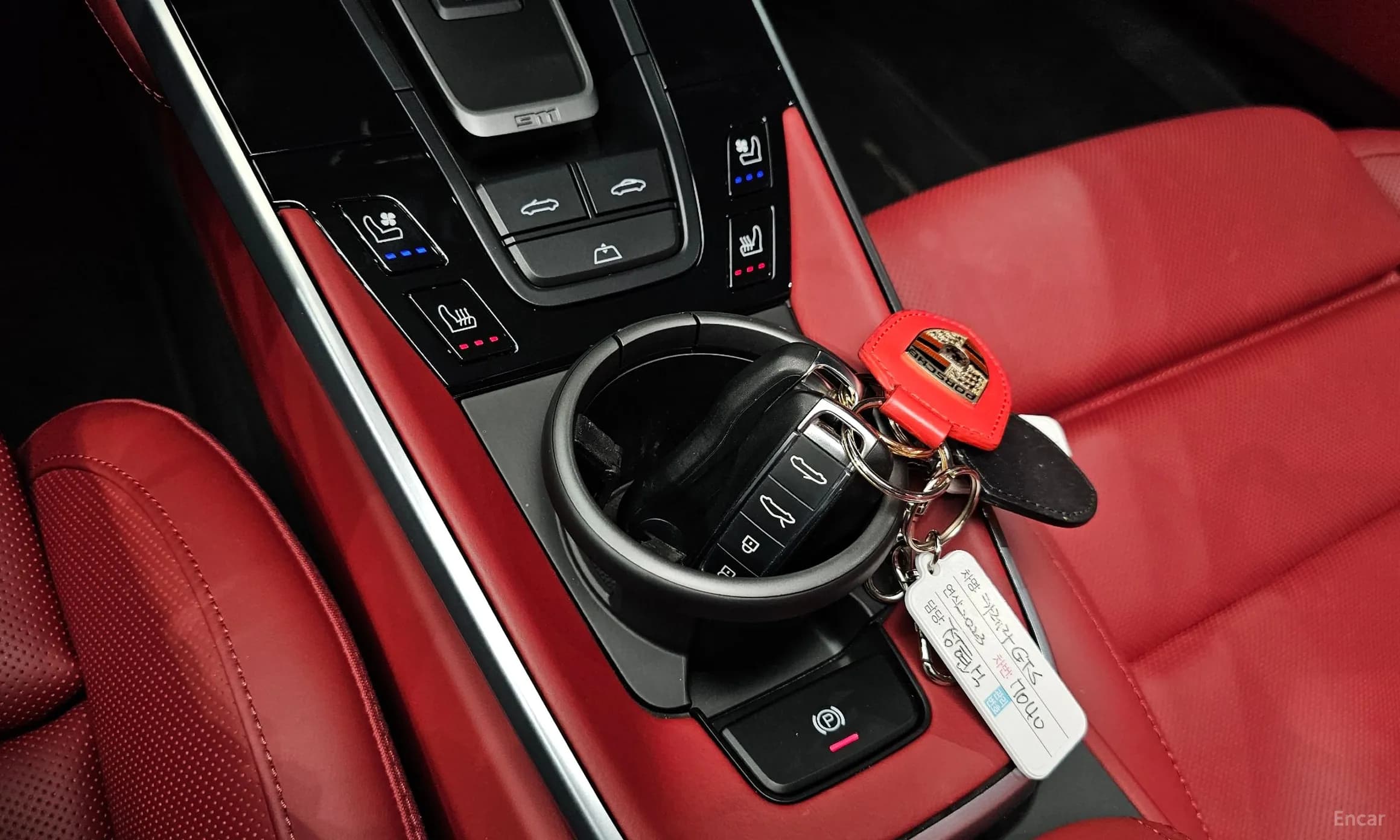911 (992)