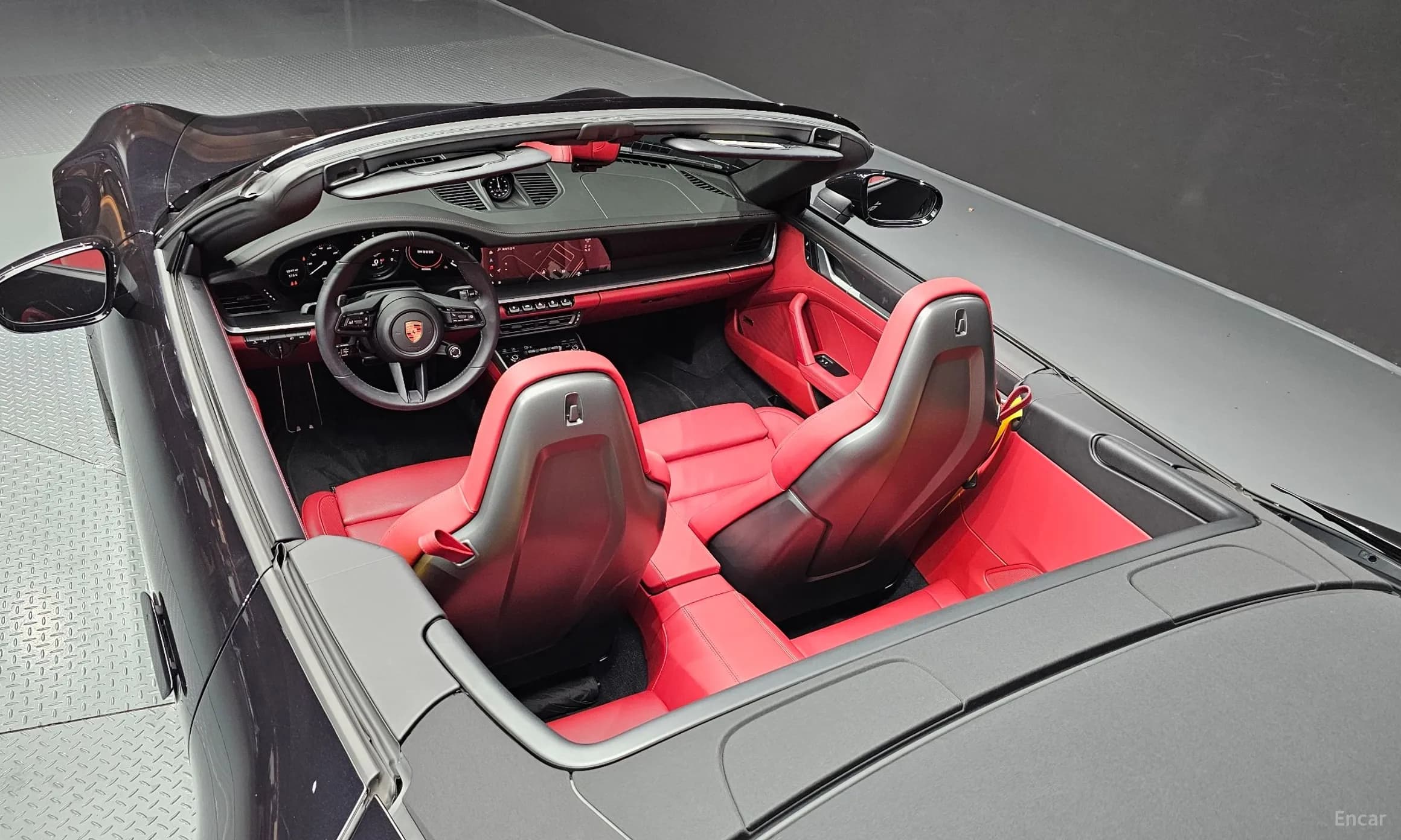 911 (992)
