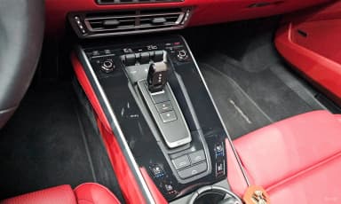 911 (992)