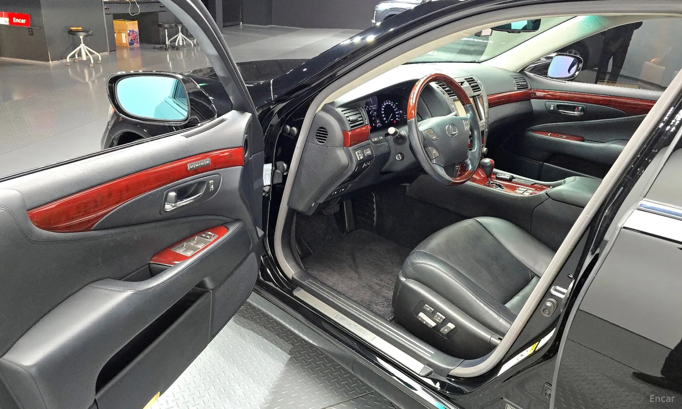 LS460L