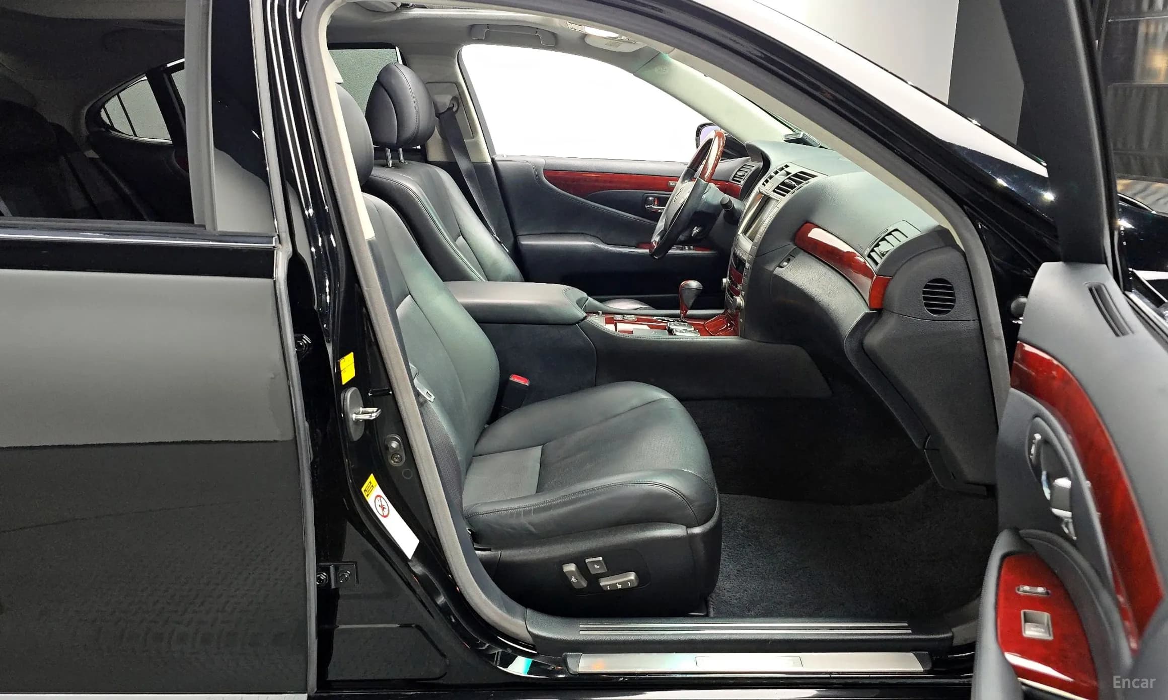 LS460L