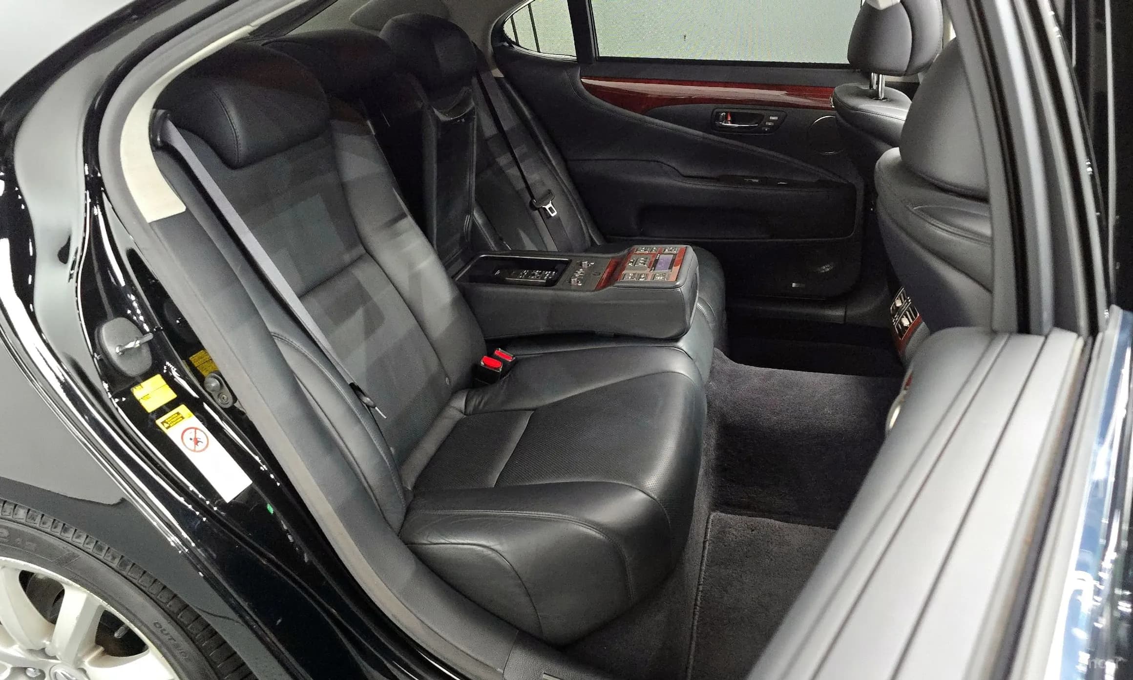 LS460L