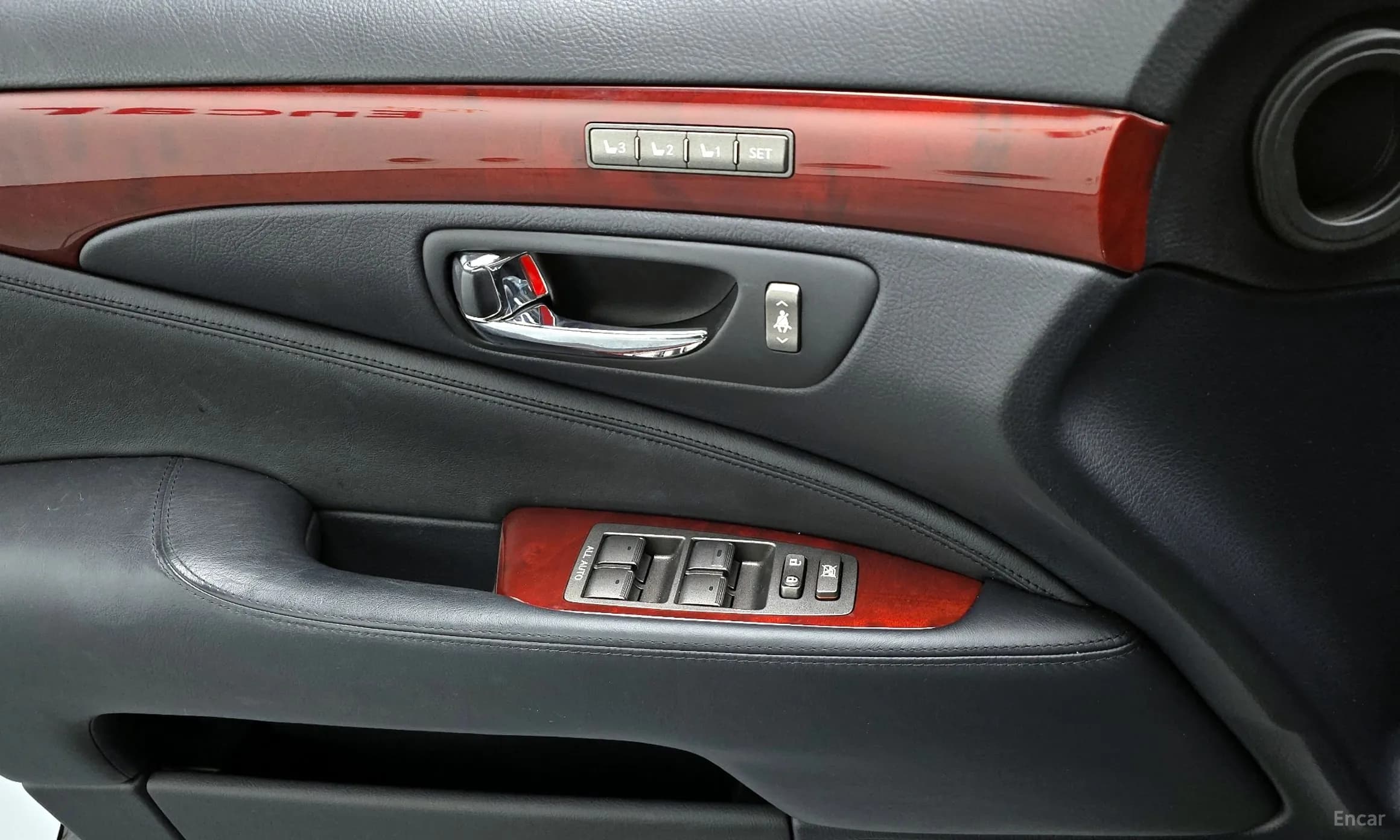 LS460L