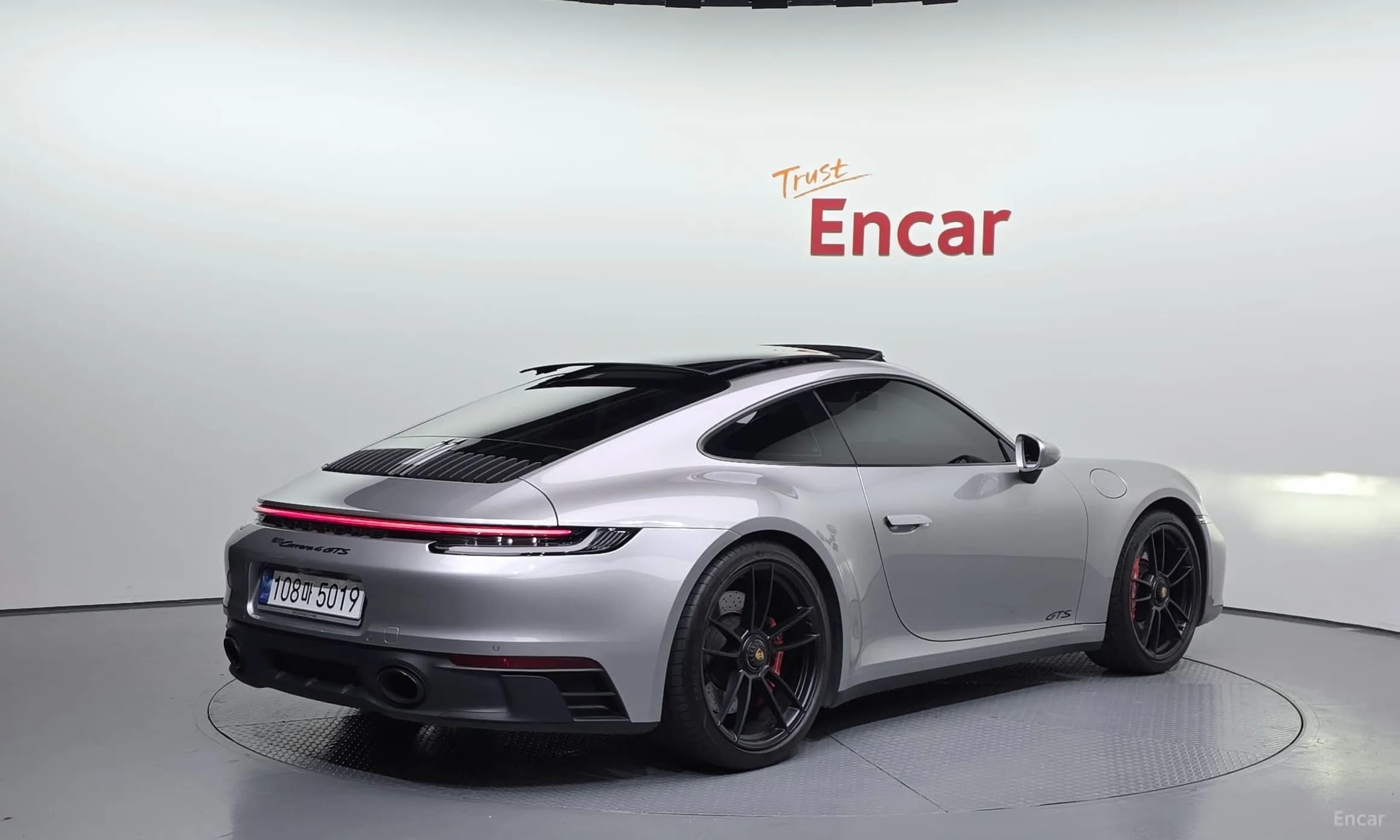 911 (992)