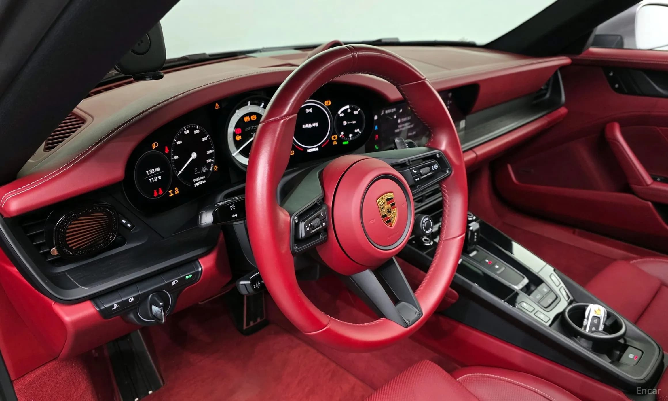 911 (992)