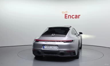 911 (992)