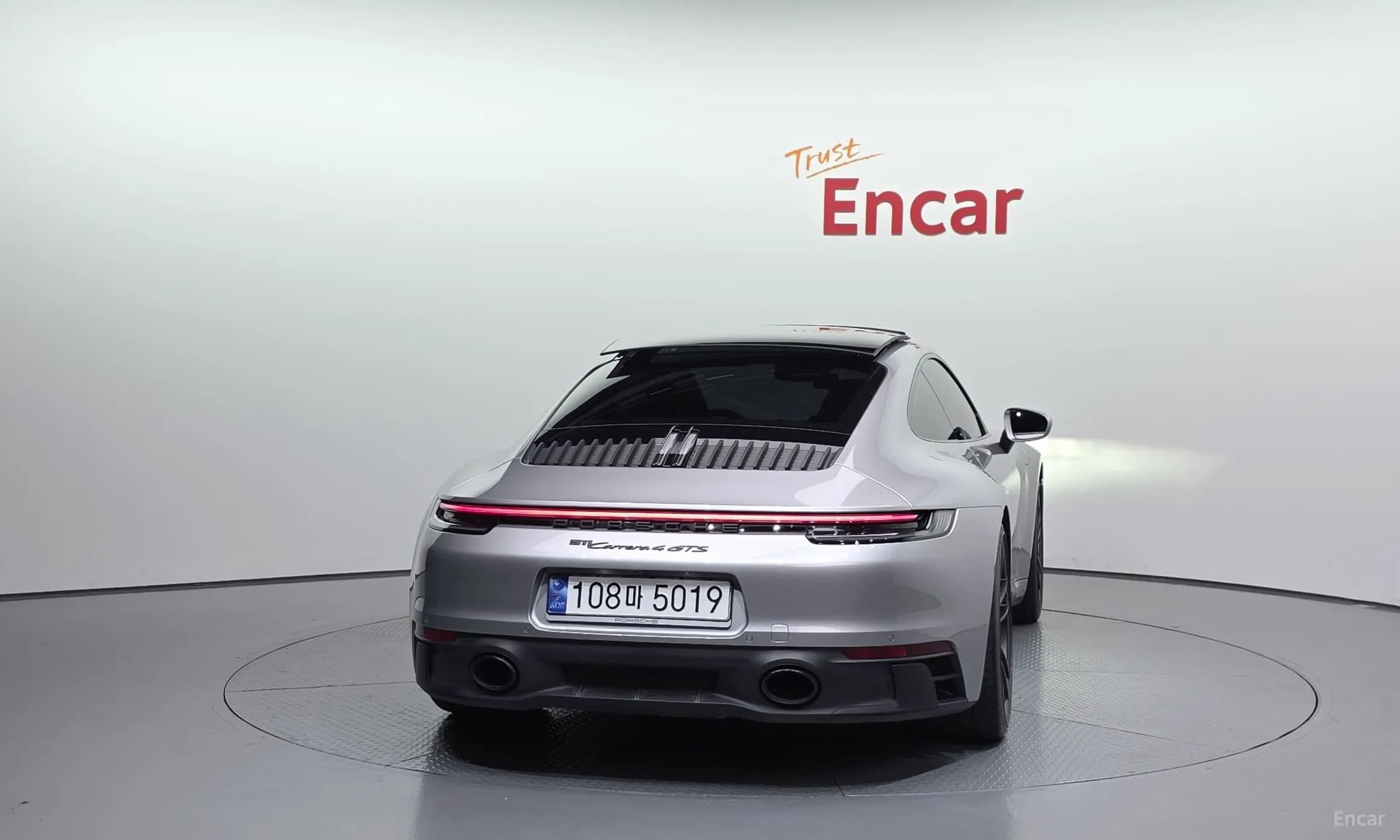 911 (992)