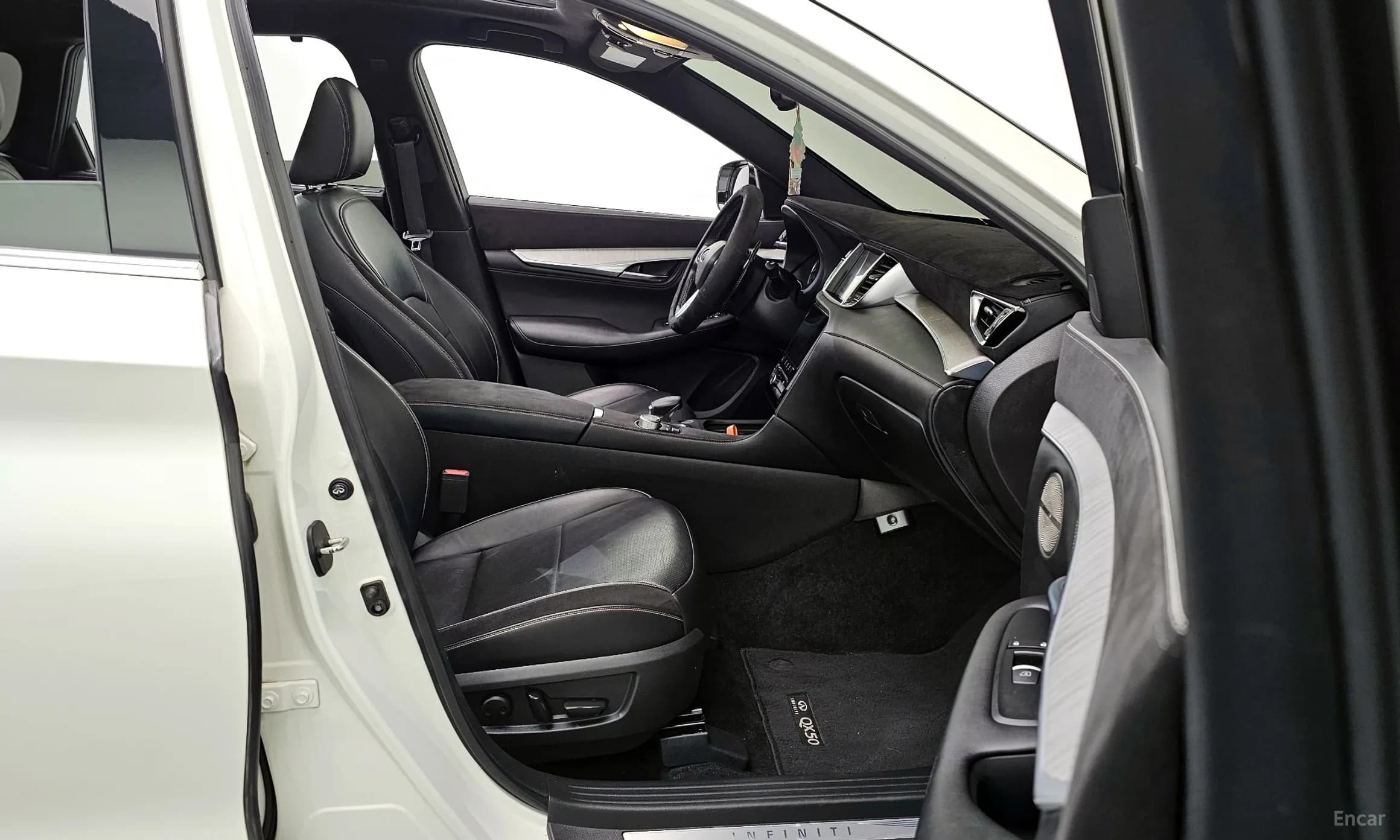 QX50 (P71A)