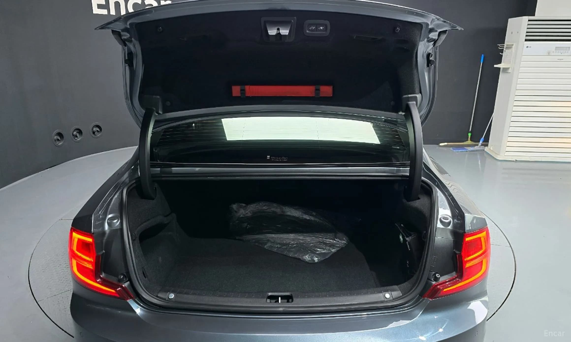 S90